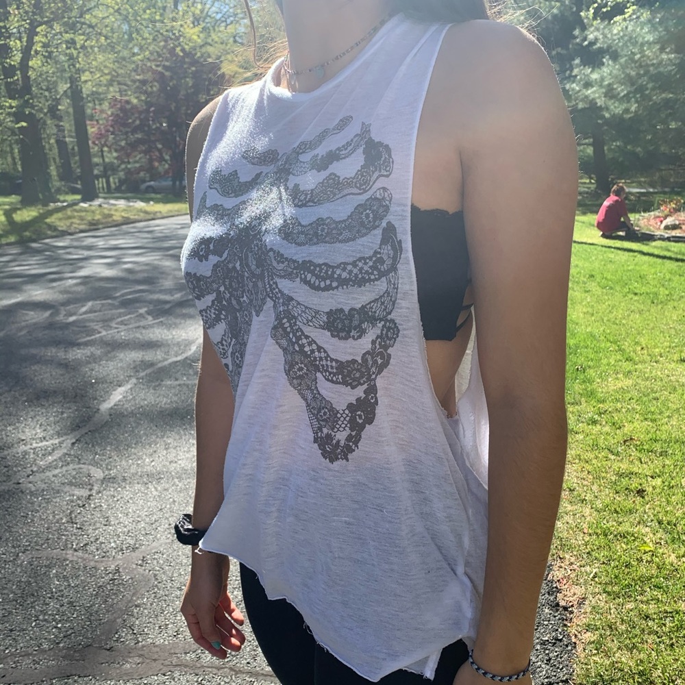 Lace Rib Design Thin Muscle Tee